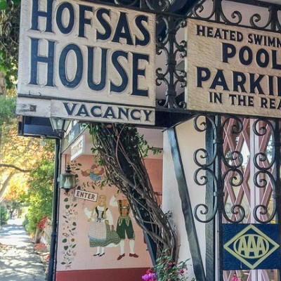 Dog Friendly Hotel in Carmel: Hofsas House Hotel